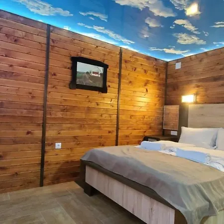 Cuki Resort *